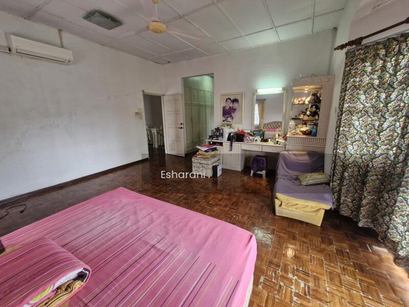 Sungai long Section 8 - 4