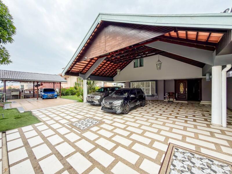 Ukay Heights Bungalow - 2