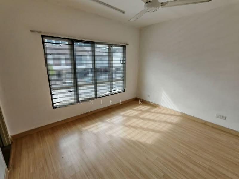 RM580k! 20x65ft! 4R3B! Good Basic Condition Saron Bandar Bukit Raja Klang 2 Sty Terrace House - 1