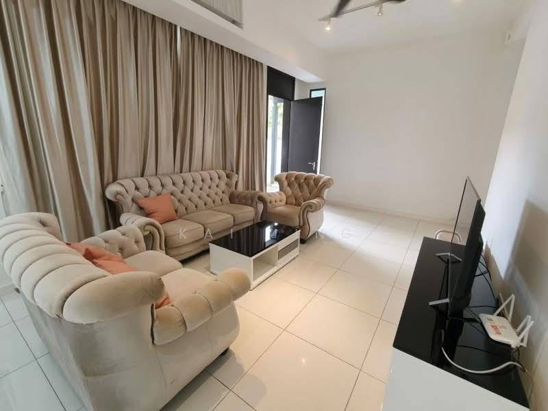 Avira Medini Iskandar - 1