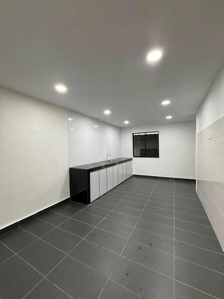 Taman Johor Jaya - 4