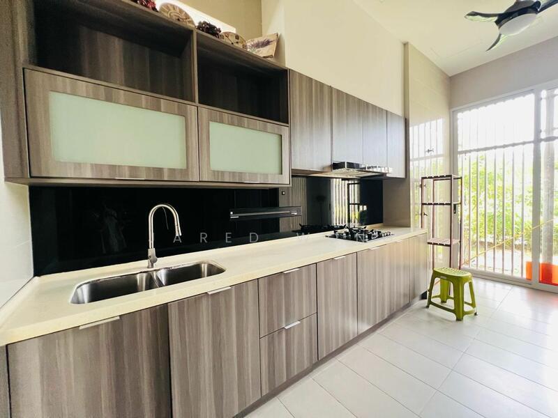Lakefront Villa - 5