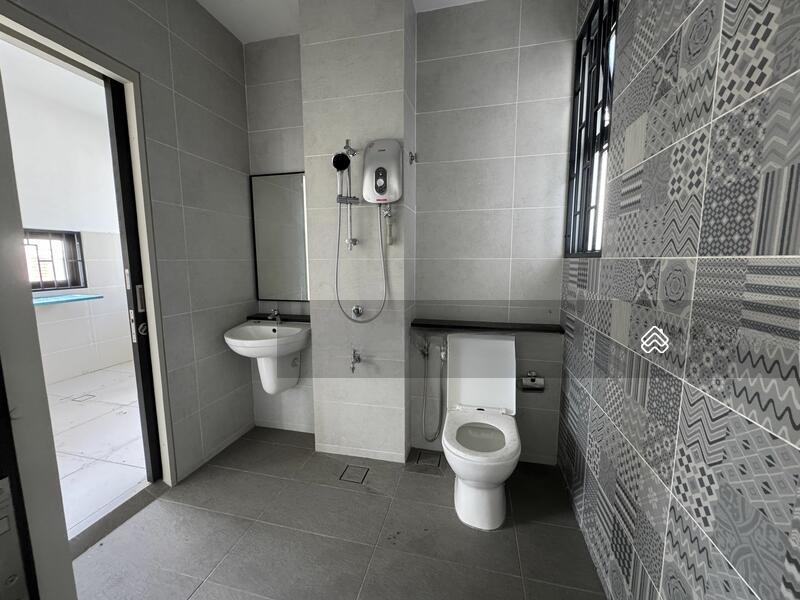 Elmina Green Three - 4