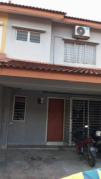 Bandar Saujana Putra - 1