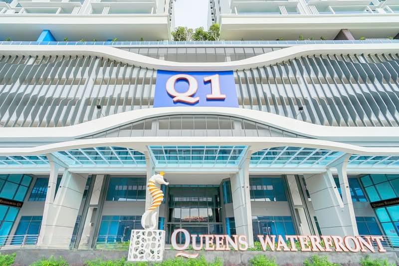 Queens Residences Q1 @ Queens Waterfront - 1