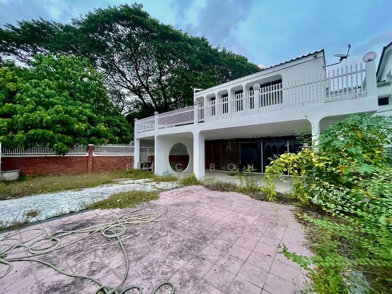 2 STY | GREENLANE 3100SF | TERRACE CORNER ISLAND PARK - 2