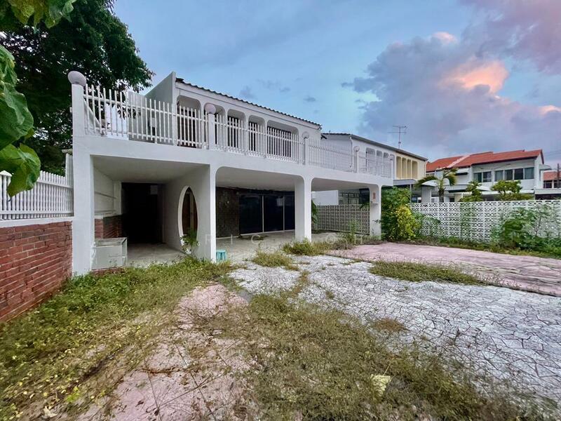 2 STY | GREENLANE 3100SF | TERRACE CORNER ISLAND PARK - 1