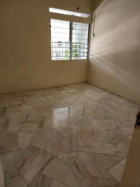 Taman Badri Shah - 4