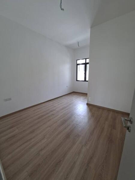 Bandar Tun Hussein Onn - 3