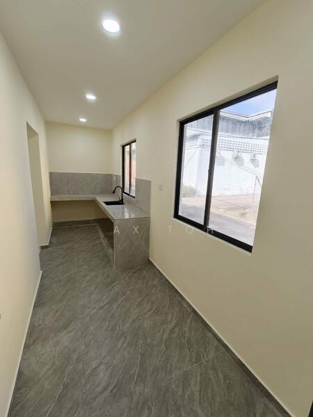 Taman Ungku Tun Aminah - 5