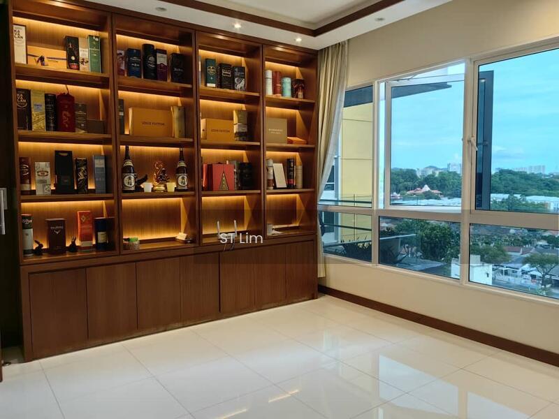 Central Park condominium - 2
