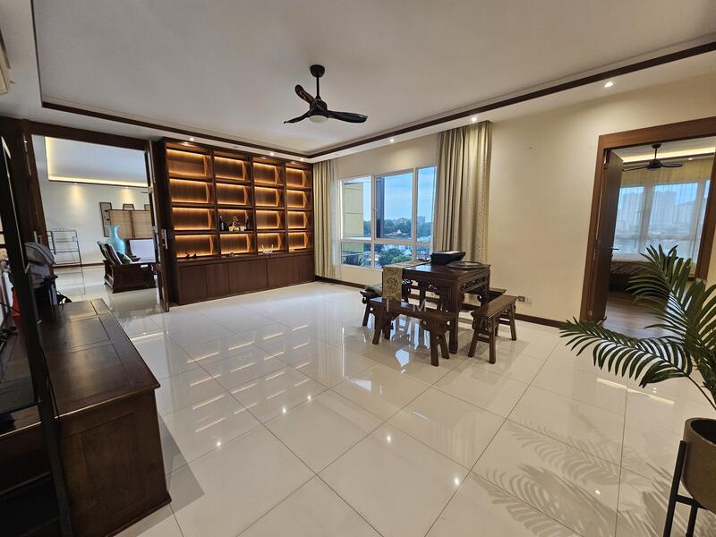 Central Park condominium - 5