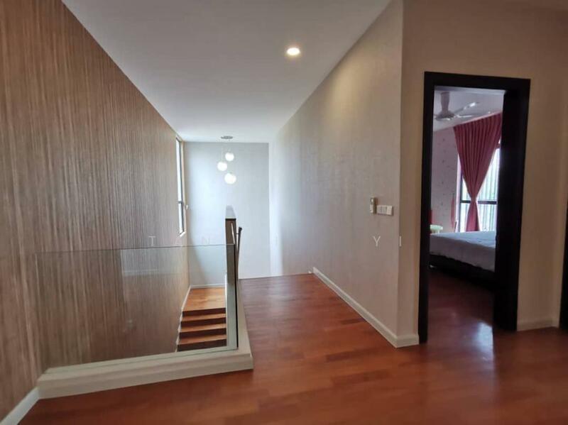 Noble Park Grand Pool Villas East Ledang - 3