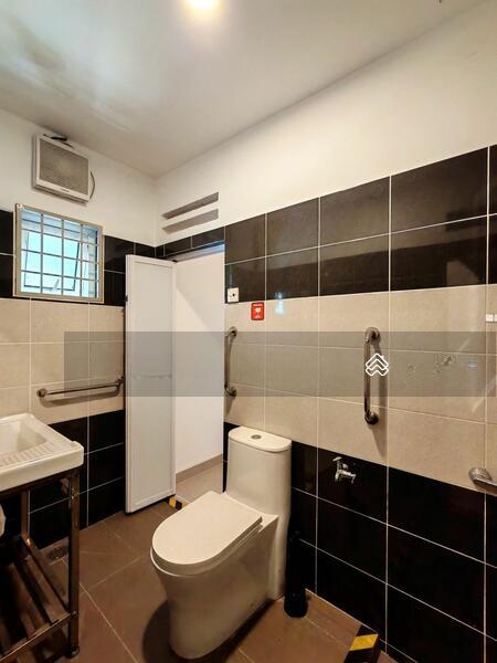 Bungalow at Seksyen 3 - 2
