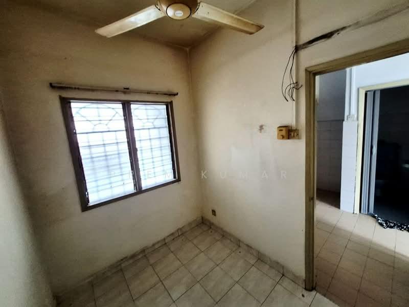 Double Storey Terrace, USJ 13, Subang Jaya - 3