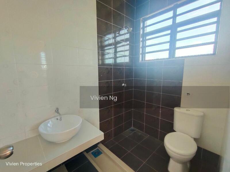 Bungalow for sale in Pulai Heights - 3