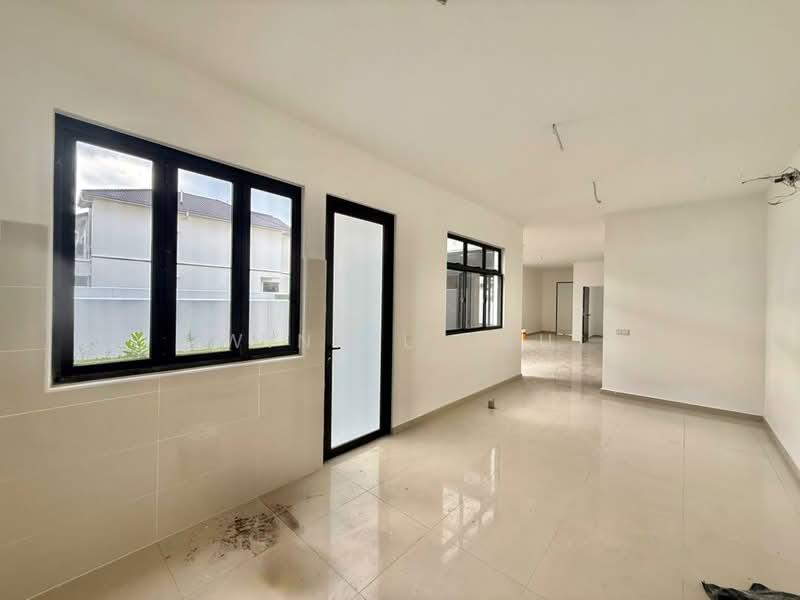 RESIDENSI BOTANI 3 - 4