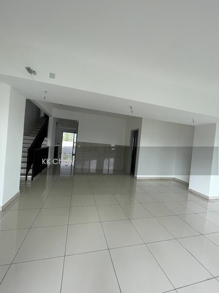 KL East : East 57 - 2