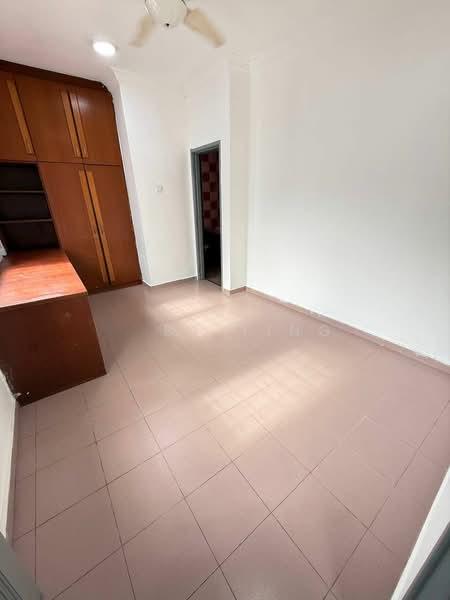 Taman Mount Austin - 5