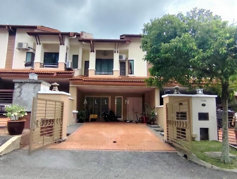 Puncak Bukit Utama - 1