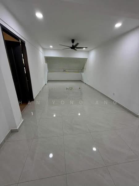 Lily & Jasmine Apartment - 1