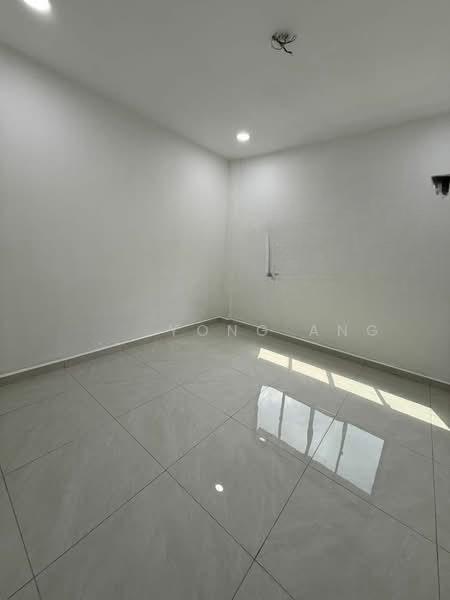 Lily & Jasmine Apartment - 4