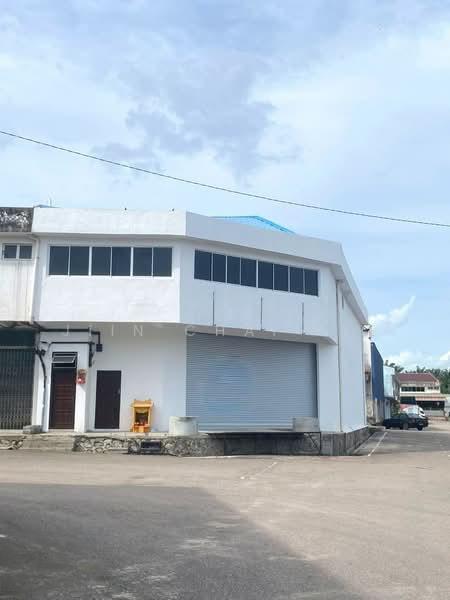 Corner Factory Kulai Kawasan Perindustrian Timur 1.5 Storey Corner - 2
