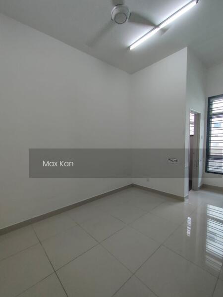 Taman Mount Austin - 4