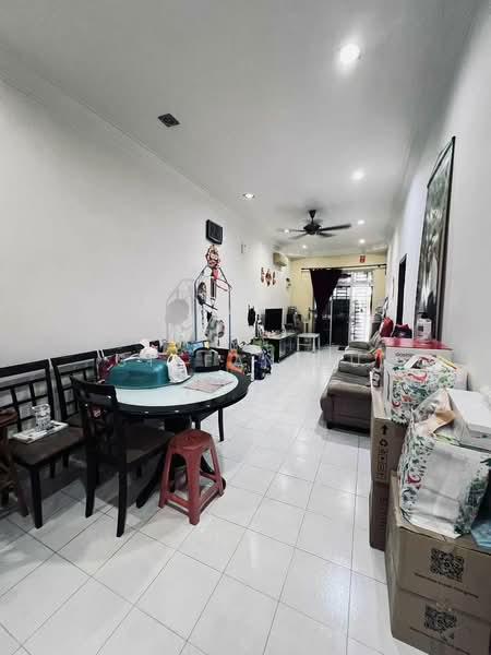 Jalan Tiong Bandar Putra Kulai Johor / Renovated Unit - 1