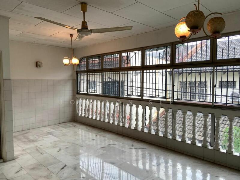 2-storey Terrace House at Usj 2 - 3