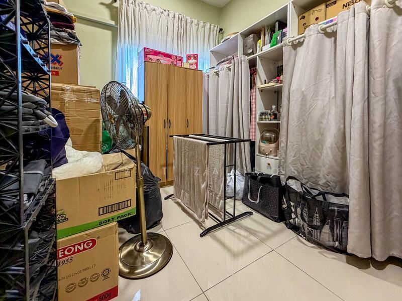 1 Razak Mansion - 3