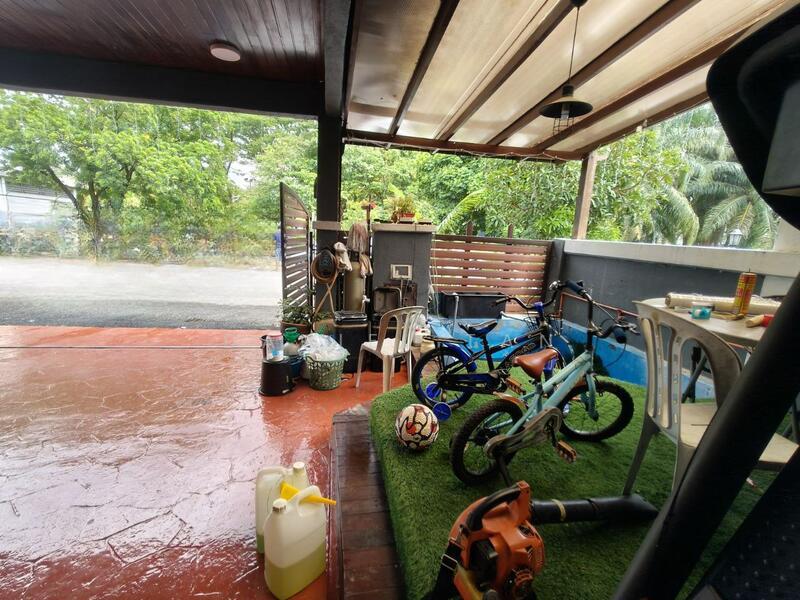 Two houses of Single storey at Jalan Inang Bandar Bukit Raja, Klang - 4