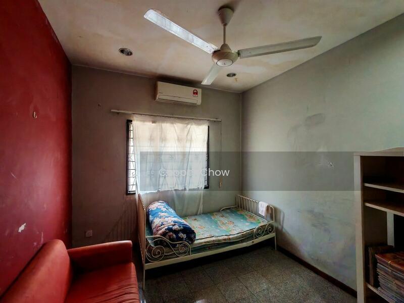 Bungalow at Seksyen 3 - 2