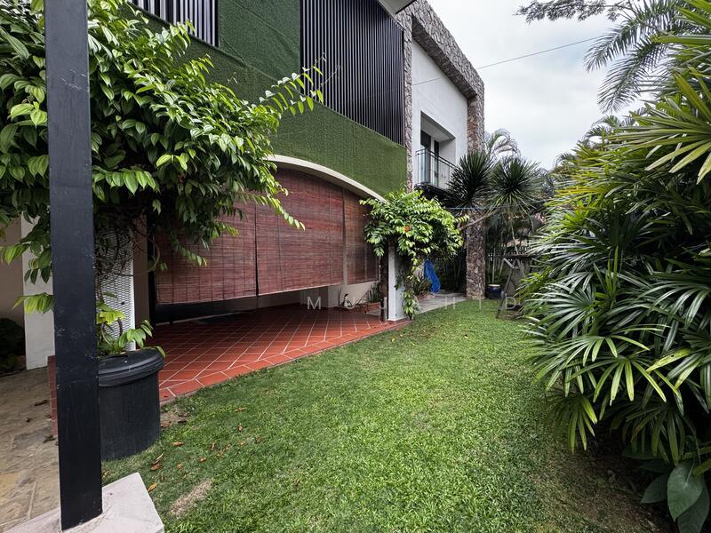 Ukay Heights Bungalow - 1