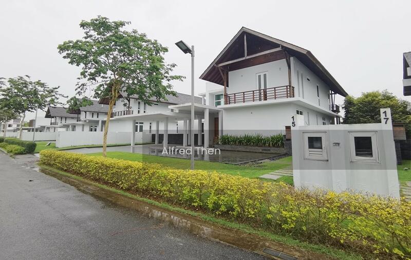 Emerald Bay @ Puteri Harbour - 1