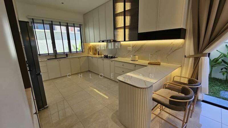 Semi-Detached House at Bandar Bukit Puchong - 3