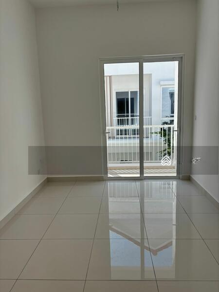 Viluxe at Aspen Vision City - 2