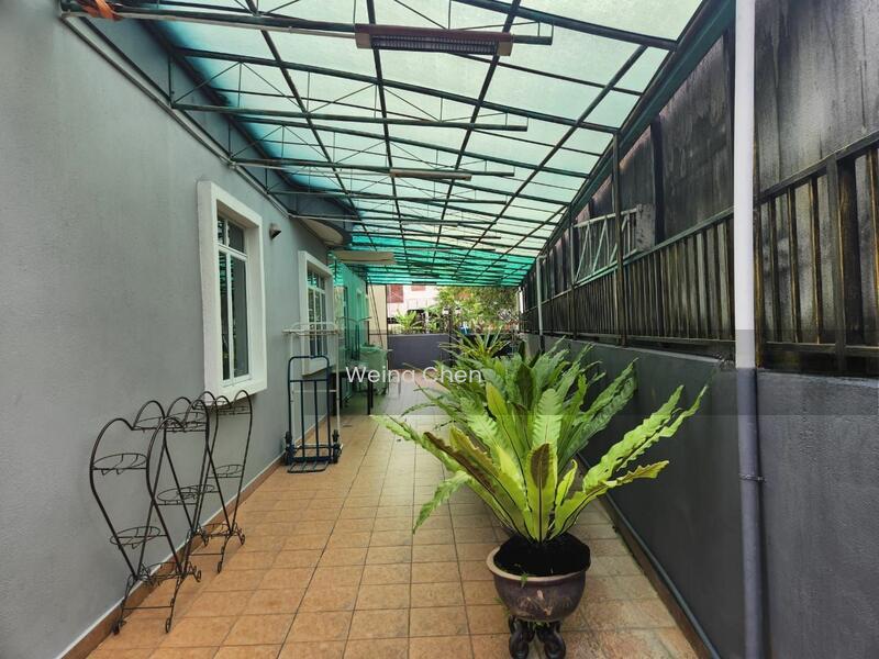 Bungalow at Kota Damansara - 4