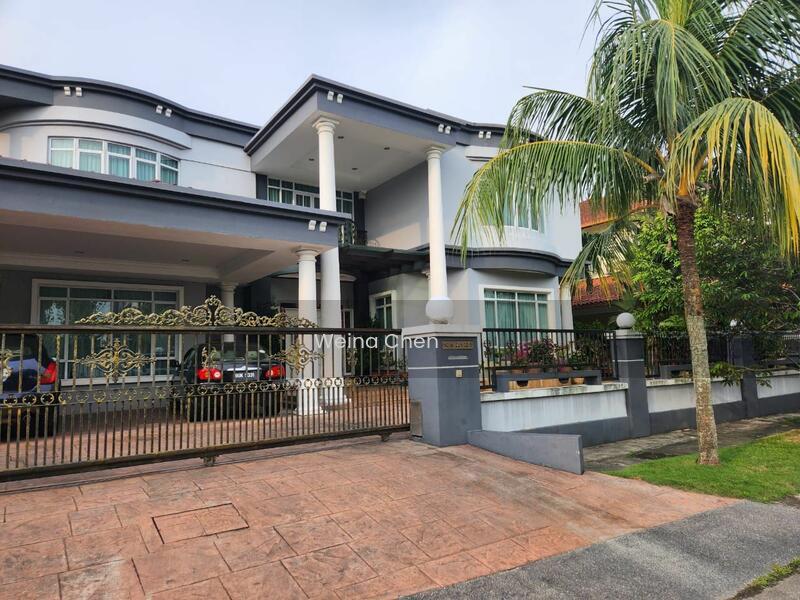 Bungalow at Kota Damansara - 1