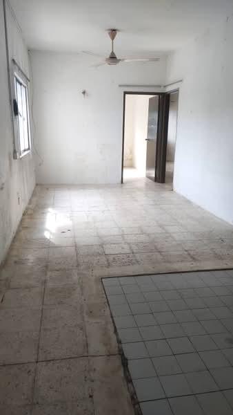 Strawberry Court Apartment - 3