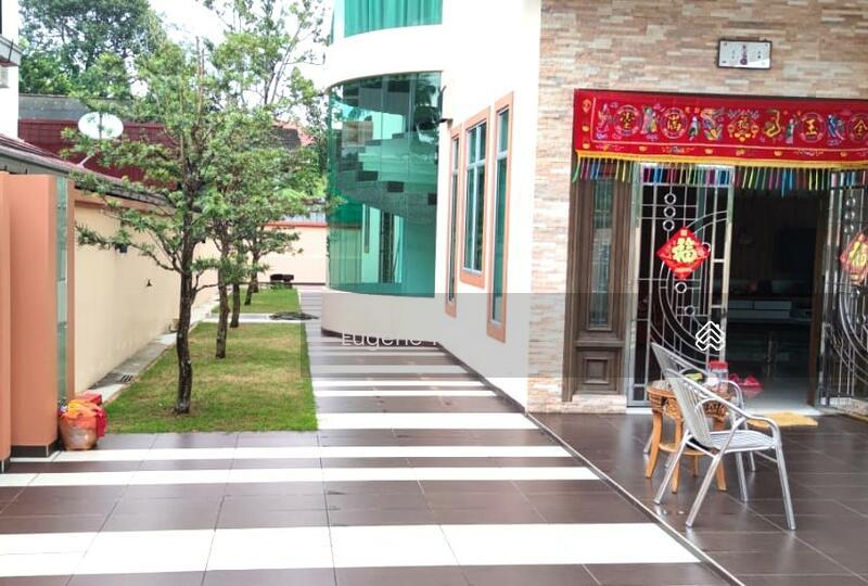 Bungalow Bukit Pasir Muar, Jalan Keramat - 2