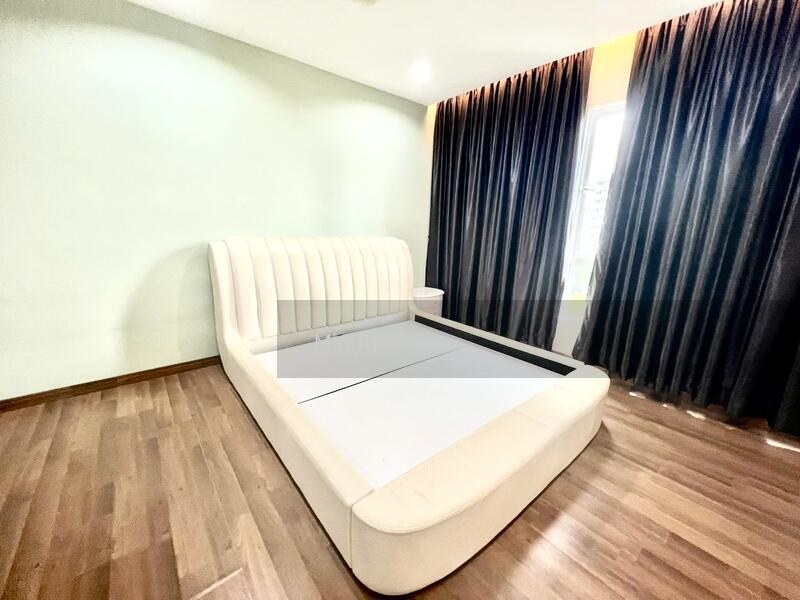 Central Park condominium - 4