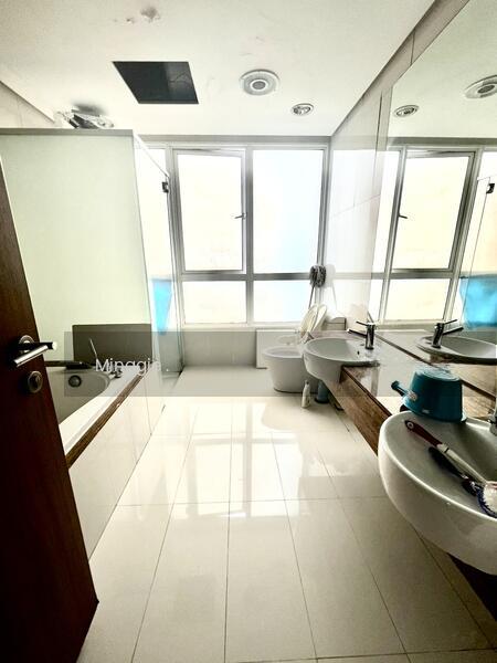 Central Park condominium - 3