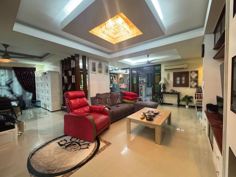 2 Storey CORNER Terrace House @ Taman Pinggiran Putra, Seri Kembangan - 1