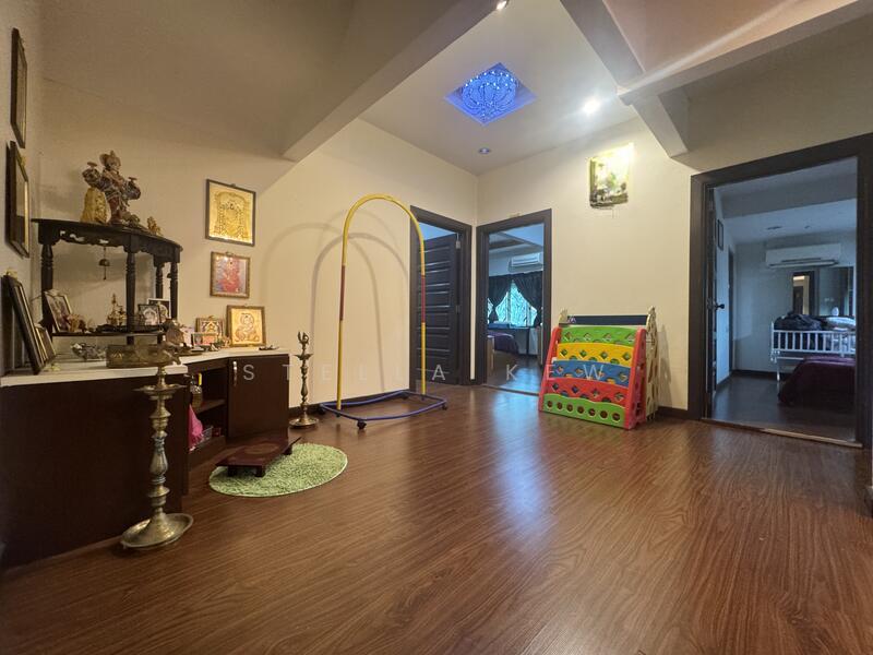 2 Storey CORNER Terrace House @ Taman Pinggiran Putra, Seri Kembangan - 5