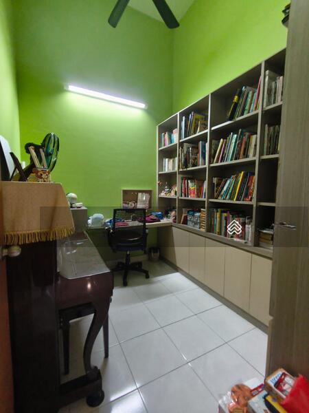 Nusa Idaman Precinct 8 - 3