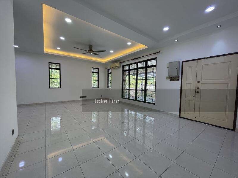 Bandar Sungai Long - 1