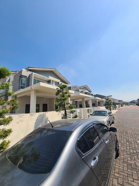 Villa Raintree 2 - 5