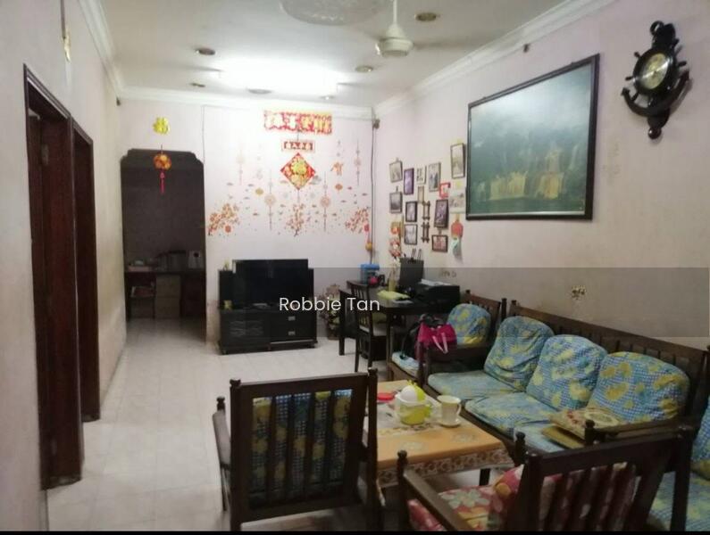 Taman Johor Jaya - 4