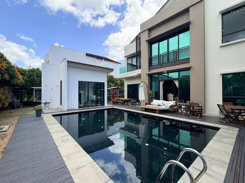 Noble Park Grand Pool Villas East Ledang - 5